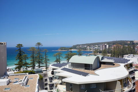 Panoramic Ocean Views In Stylish Manly Apartment - Darwin Holiday 1