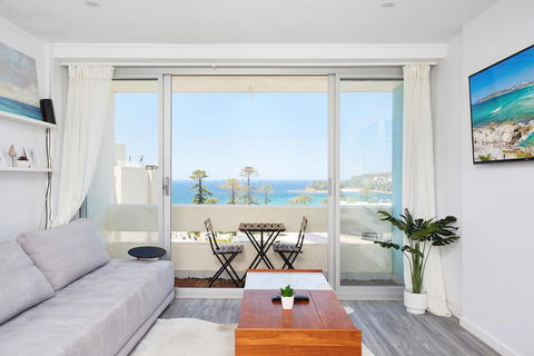 Panoramic Ocean Views In Stylish Manly Apartment - Darwin Holiday 0