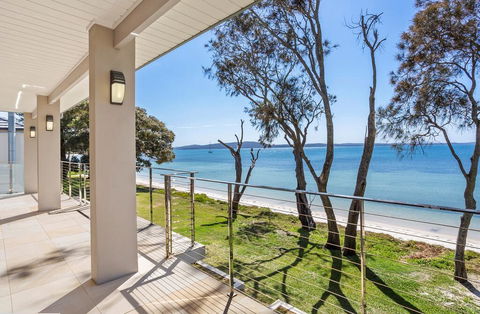 Paradise Beach House - Waterfront With Heated Pool - Darwin Holiday 2
