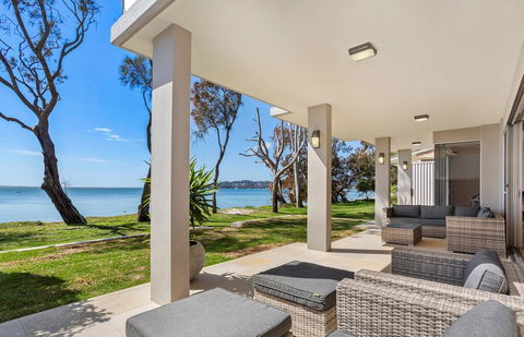Paradise Beach House - Waterfront With Heated Pool - Darwin Holiday 0