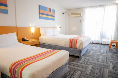 Paradise Resort Gold Coast - Darwin Holiday 1