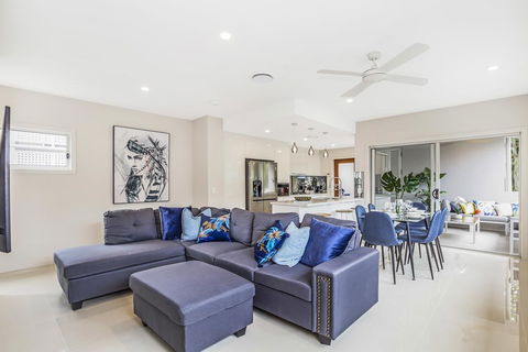 Park Avenue Luxe Townhouse Brand New Sleeps 9 - Darwin Holiday 0
