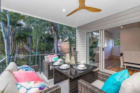 Park Avenue Townhouse Retreat Brisbane Sleeps 10 - Darwin Holiday 2
