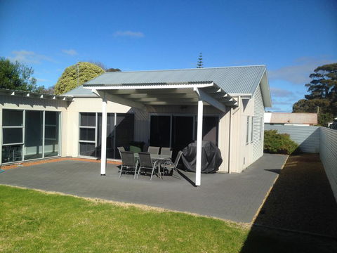 Parker Eco House - Darwin Holiday 2