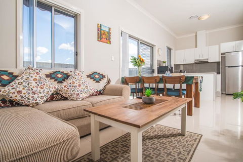 PEACEFUL 2Kingbed RootyHill Townhouse Near Station - Darwin Holiday 0