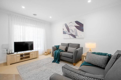 Peaceful Designer 2BR@ReserveStyle Mill Park - Darwin Holiday 0