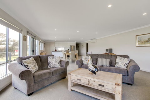 Pelican House - Darwin Holiday 1