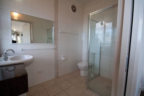 Pelicans Perch - Darwin Holiday 2