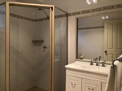 Penders 6 - Darwin Holiday 0