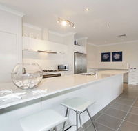 Penguin 4 Bedroom House by Shoalwater Executive Homes - Darwin Holiday