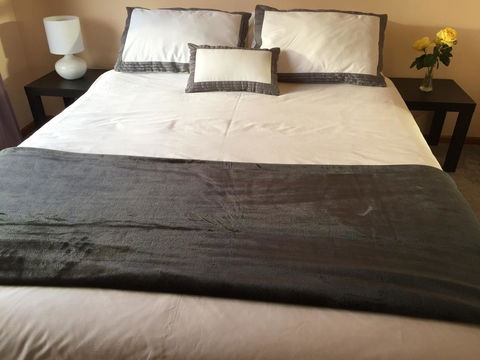 Penguin Seaside Homestay - Darwin Holiday 2