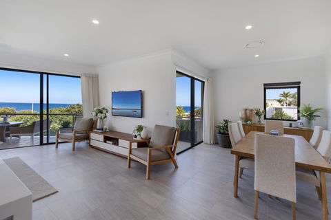 Penthouse Luxe, Sunrise Beach - Darwin Holiday 2