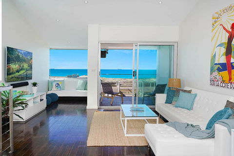 Perfect Beach Front Duplex - The Entrance North - Darwin Holiday 2