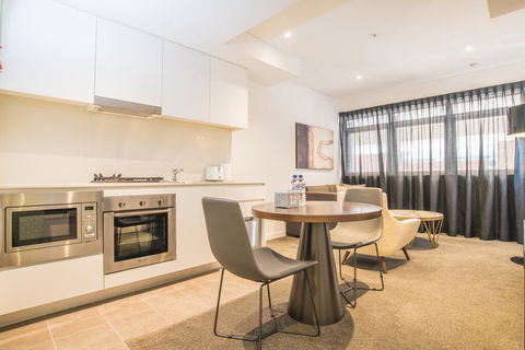 Perfect Location 1bed Apt @Silkari Suite Chatswood - Darwin Holiday 1