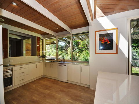 Pet Friendly - Large 4 Bedroom Home - Darwin Holiday 1