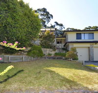 Pet Friendly Lentara St 10 - Fingal Bay - Darwin Holiday