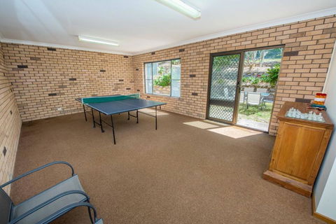 Pet Friendly Lentara St 8 - Fingal Bay - Darwin Holiday 3