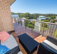 Pet Friendly Lentara St 8 - Fingal Bay - Darwin Holiday