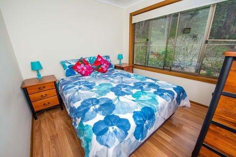 Pet Friendly Lentara St 8 - Fingal Bay - Darwin Holiday 2