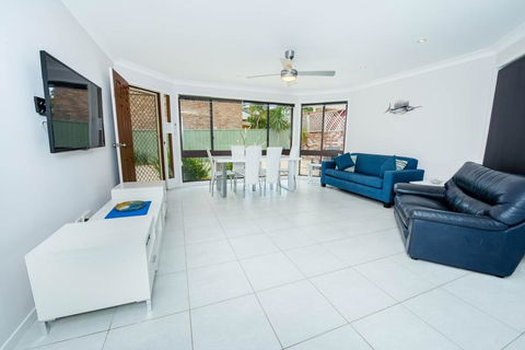 Pet Friendly Tomaree Rd 142 - Shoal Bay - Darwin Holiday 0