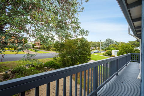 Pet-friendly Beach House @ Kianga - Darwin Holiday 3