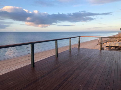 Peter's Port - Darwin Holiday 0