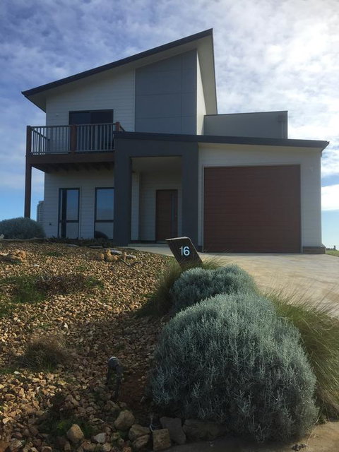 Peterborough Getaway - Darwin Holiday 0