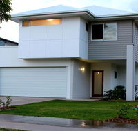 Petrie Beach Holiday Home - Darwin Holiday