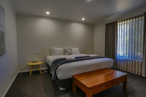 Phillip Island Off-Track Accommodation - Darwin Holiday 2