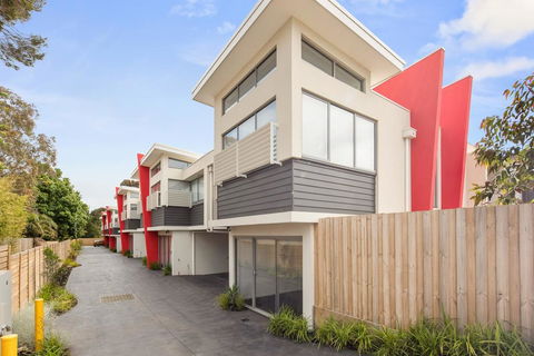 Phillip Island Townhouses - Darwin Holiday 2
