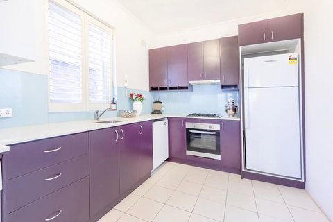 Picturesque Bellevue Hill 2BR Apt.+ Courtyard - Darwin Holiday 2