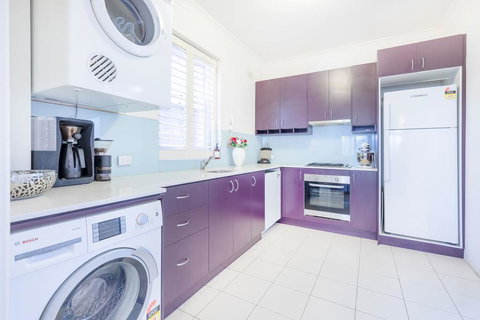 Picturesque Bellevue Hill 2BR Apt.+ Courtyard - Darwin Holiday 3