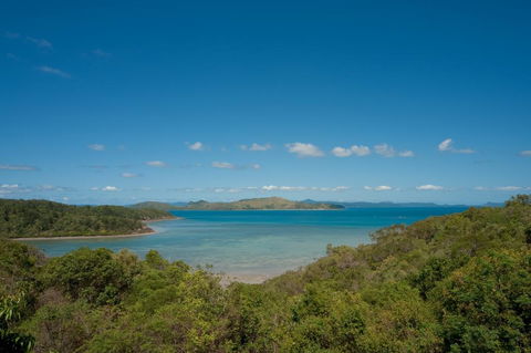 Picturesque On Passage - Shute Harbour - Darwin Holiday 3