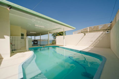 Picturesque On Passage - Shute Harbour - Darwin Holiday 1