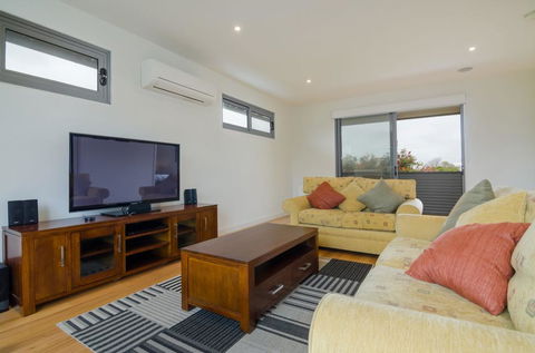 PIER 55 - DROMANA... - Darwin Holiday 3