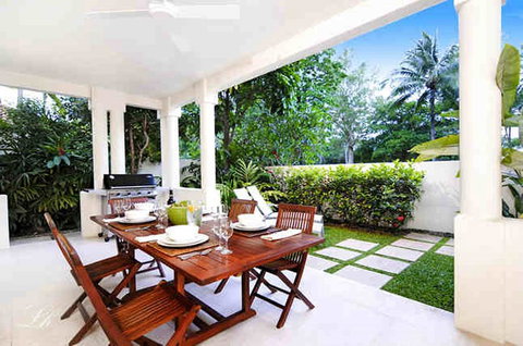 Plantation House 1 Spacious 4 Bedroom House Near Beach WIFI Netflix Telstra TV Playground Pool BBQ - Darwin Holiday 1