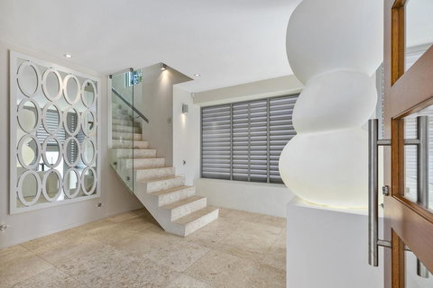 Platinum Status, Sunshine Beach - Darwin Holiday 3