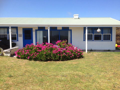 Polperro, A Quintessential Seaside Experience - Darwin Holiday 0