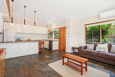 Porepunkah Elms - Holiday House - Darwin Holiday 1