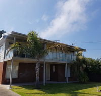 Portarlington beach shack 50 metres to the water - Darwin Holiday