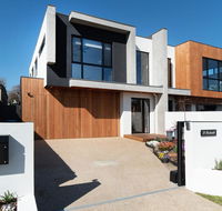 Portrush Luxury Villa - Darwin Holiday