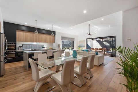 Portrush Luxury Villa - Darwin Holiday 2