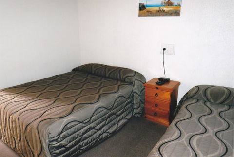 PRECINCT HOTEL GLADSTONE - Darwin Holiday 2