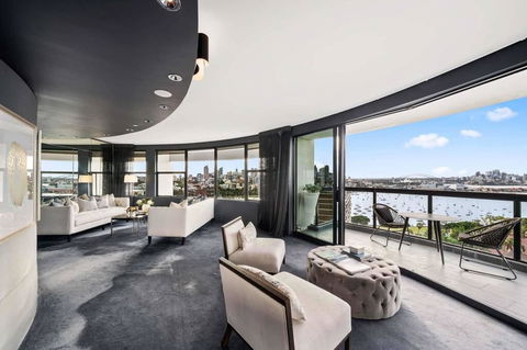 President Towers Apartment - Darwin Holiday 0