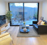 Pride Bentleigh Apartment with Private Garden - Darwin Holiday