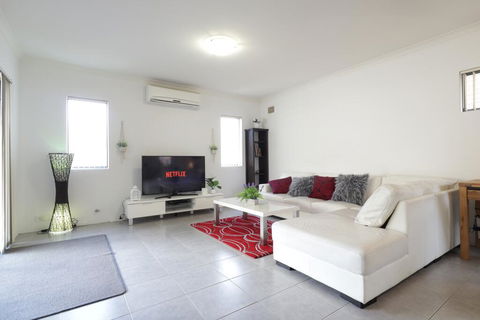 Prime Time Stays Belmont Townhouse - Darwin Holiday 3