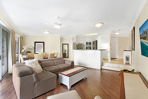 Private Apartment @ Surfers Mayfair - Darwin Holiday 3