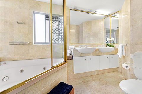 Private Apartment @ Surfers Mayfair - Darwin Holiday 1