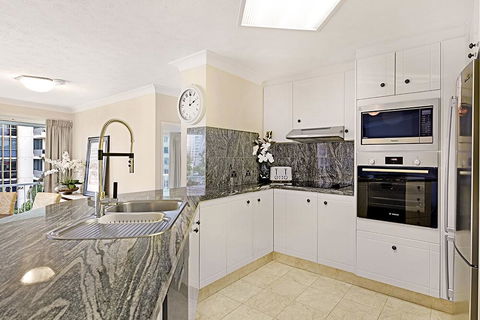 Private Apartment @ Surfers Mayfair - Darwin Holiday 2