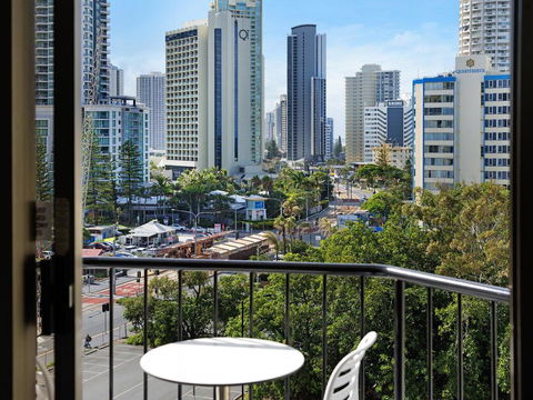 Private Apt In The Heart Of Surfers Paradise - Darwin Holiday 3